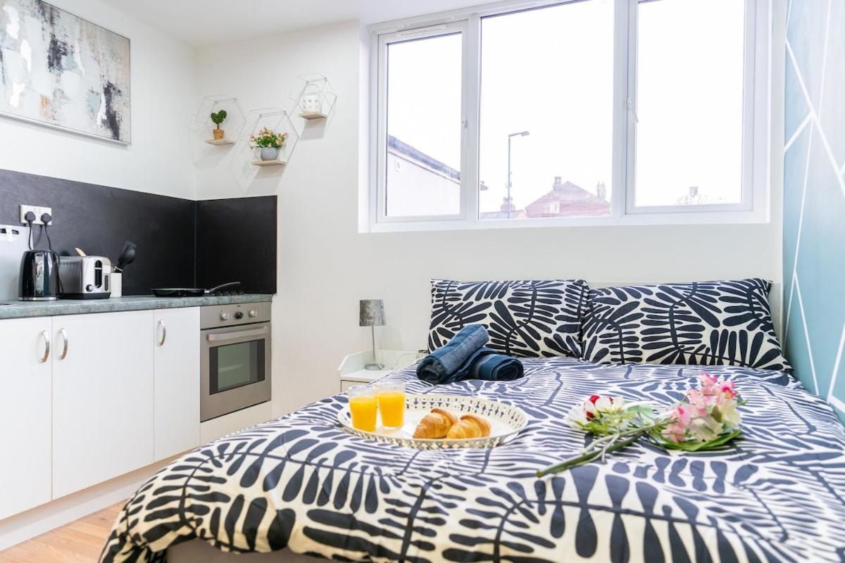 Sunlit Haven Apartment *